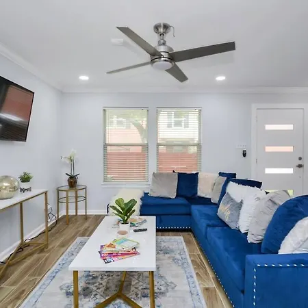 The Midtown House Villa